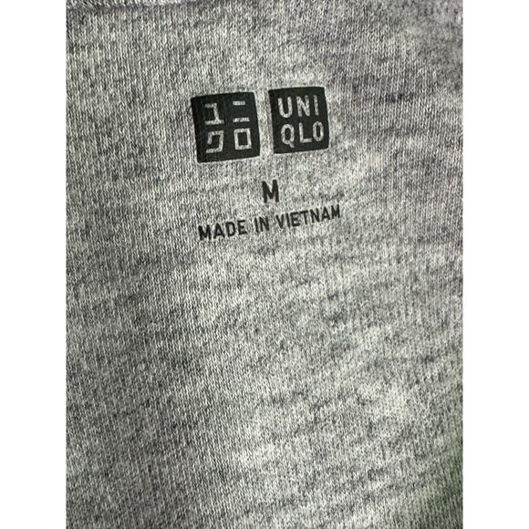 Uniqlo gray long sleeves tee size Medium - Picture 3 of 12